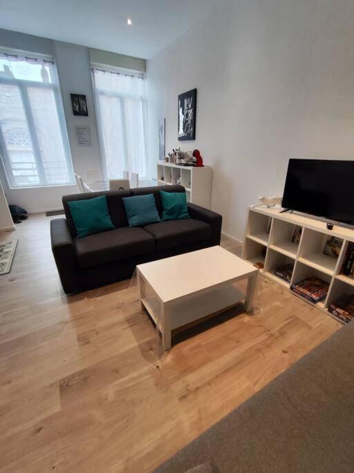 Grand Volume Calme Centre-Ville Tan1 Cambrai Extérieur photo
